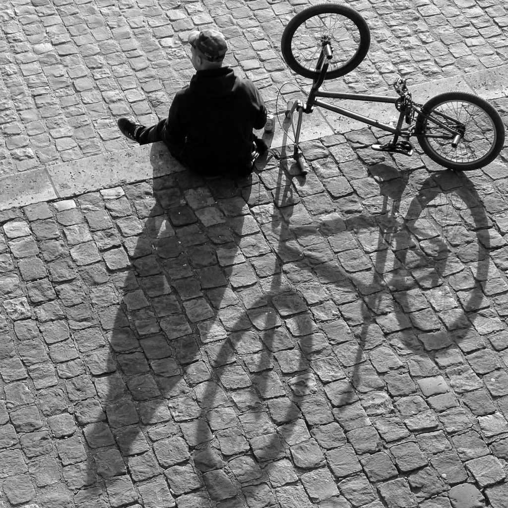 3ème Prix du Public n&b : Jean-pierre Duroc /  Espace Photo Ste Geneviève des Bois  " Le cyclist