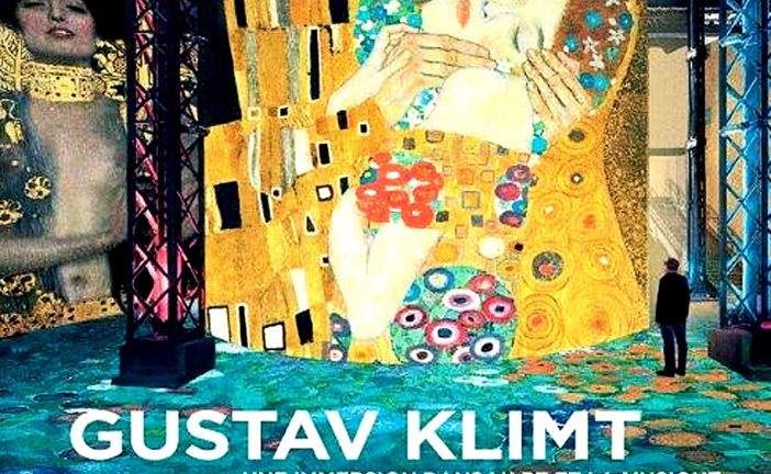 parrcours visuel immersif dans l’oeuvre du peintre Gustav Klimt à l’Atelier des Lumières